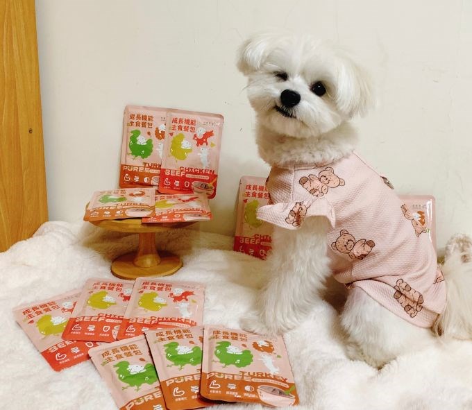 女人知己試用大隊,口碑行銷,部落客行銷,自然食 成長機能主食餐包,自然食,成長機能狗狗主食餐包,成長機能貓咪主食餐包,滿足毛孩最單純的幸福,人食等級食材,開封即食,綿密的肉泥狀質地,好吸收,無膠類,無色素,無防腐劑的添,維持腸道健康,添加DHA/靈芝多醣體,使用高優質蛋白,適口性佳,狗狗口味,犬用營養火雞,犬用嫩雞牛肉,貓咪口味,貓用營養嫩雞,貓用嫩雞鮪魚